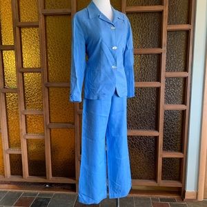 Pant suit